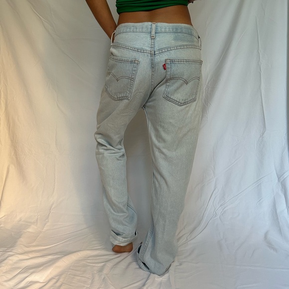 lightwash vintage levi jeans - Picture 3 of 3
